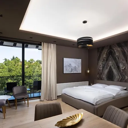 Hill Apartment